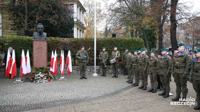 Fot. Robert Stachnik [Radio Szczecin] Oficjalne obchody świętowania niepodległej Polski rozpoczęte [ZDJĘCIA]