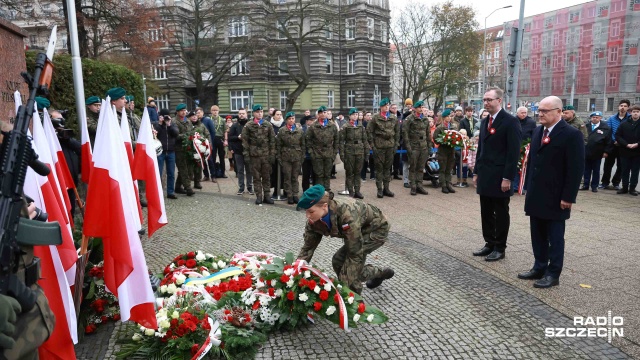Fot. Robert Stachnik [Radio Szczecin] Oficjalne obchody świętowania niepodległej Polski rozpoczęte [ZDJĘCIA]