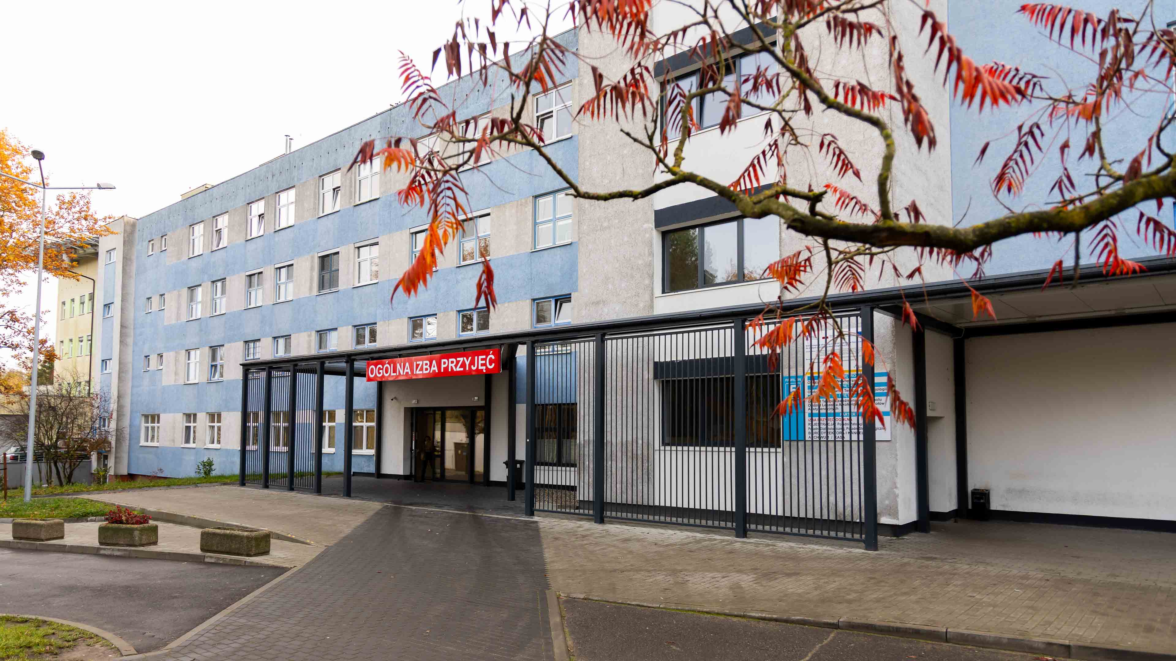 To przez dużą liczbę zachorowań na grypę i covid.