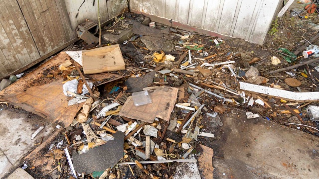 Fot. Robert Stachnik [Radio Szczecin] Bałagan przy placu Kościuszki - magistrat ma zrobić porządek [WIDEO, ZDJĘCIA]