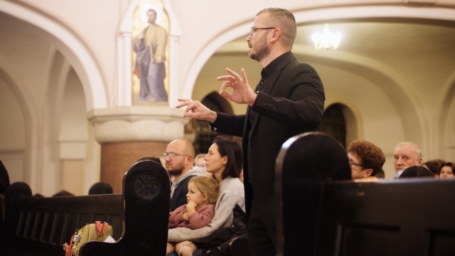 Tomasz Dąbrowski prowadzi Zespół Trąbkowy Ogólnokształcącej Szkoły Muzycznej I stopnia im. prof. Marka Jasińskiego w Szczecinie. Fot. Lukasz Nyks Ruszyła Międzynarodowa Trumpet Mania [ZDJĘCIA]