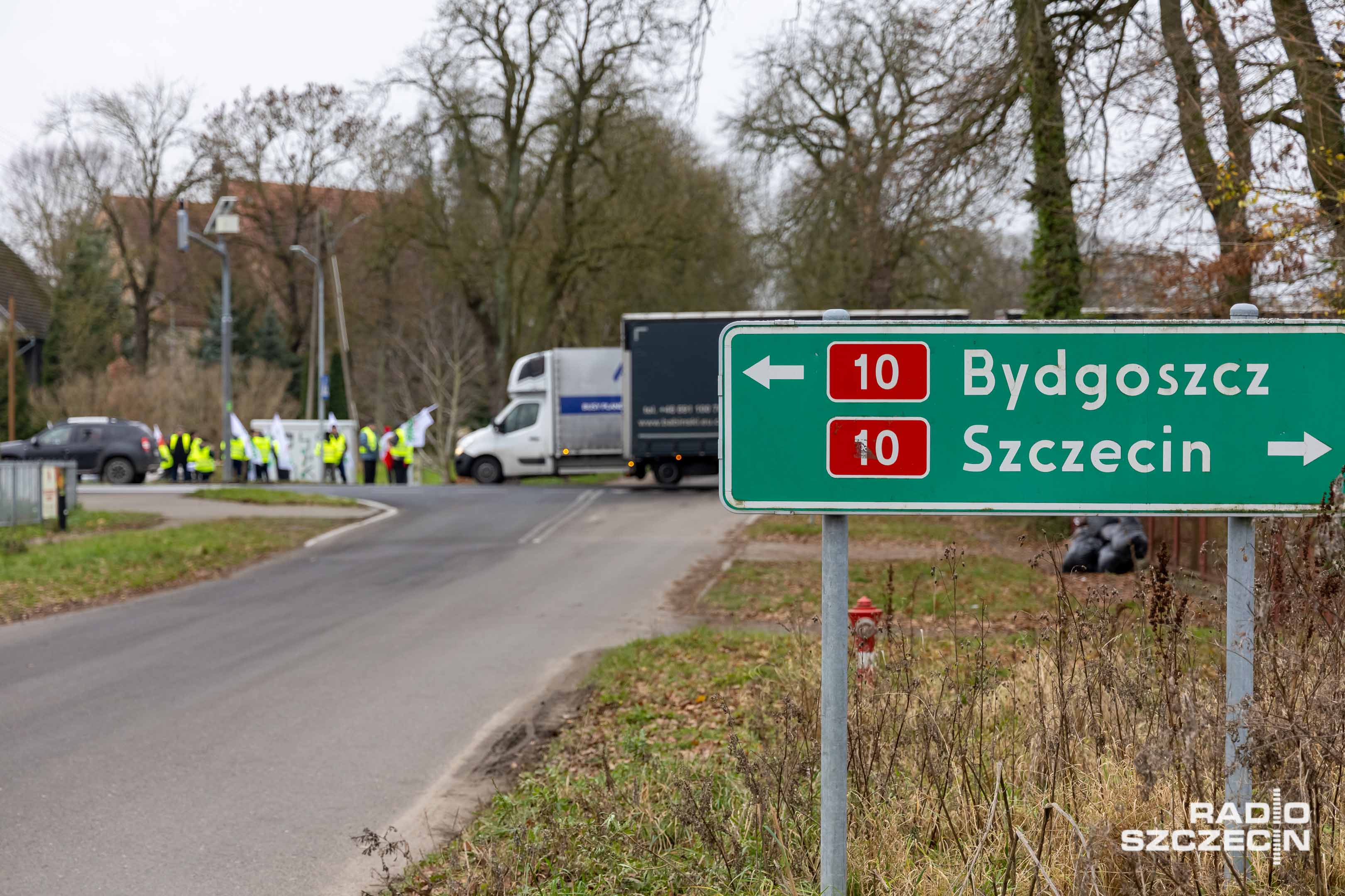 Po raz kolejny rolnicy zablokują drogi w regionie w województwie zachodniopomorskim dojdzie w piątek do sześciu protestów, które spowodują utrudnienia w ruchu.