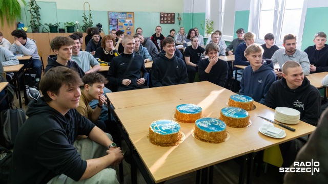 Fot. Robert Stachnik [Radio Szczecin] 80 tortów na 80-lecie Radia Szczecin! Czyli świętujemy z naszymi słuchaczami [WIDEO, ZDJĘCIA]