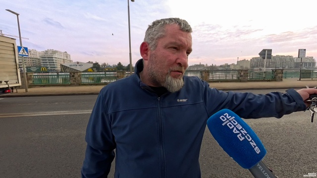 Fot. Wojciech Ochrymiuk [Radio Szczecin] Parkomaty przy dworcu PKP wprowadzają chaos [ZDJĘCIA]