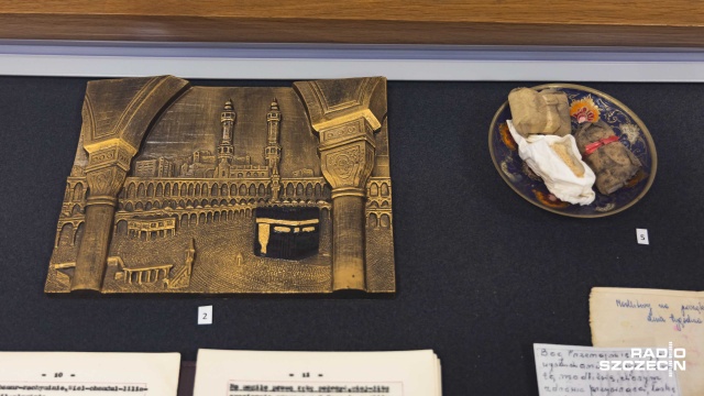 Fot. Robert Stachnik [Radio Szczecin] Cenne rodzinne zbiory trafiły do Archiwum Państwowego w Szczecinie [ZDJĘCIA]