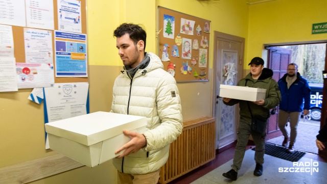 Fot. Robert Stachnik [Radio Szczecin] Radiowe torty dotarły do szczecińskiego Ośrodka Szkolno-Wychowawczego [WIDEO, ZDJĘCIA]