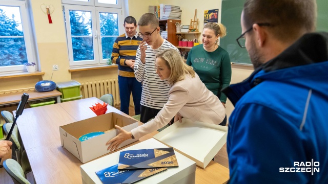 Fot. Robert Stachnik [Radio Szczecin] Radiowe torty dotarły do szczecińskiego Ośrodka Szkolno-Wychowawczego [WIDEO, ZDJĘCIA]