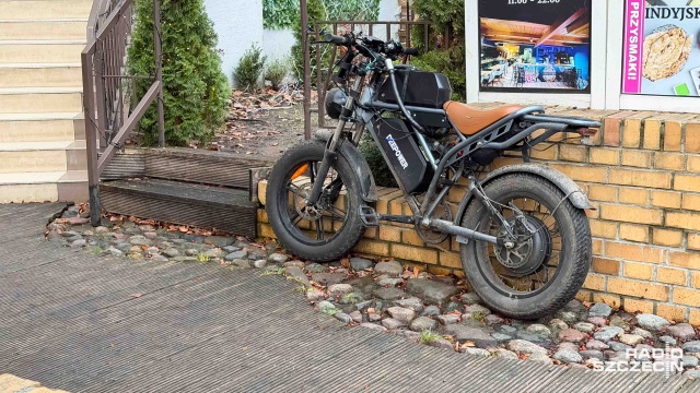 Fot. Robert Stachnik [Radio Szczecin] Nie tylko hulajnogi postrachem przechodniów [ZDJĘCIA]