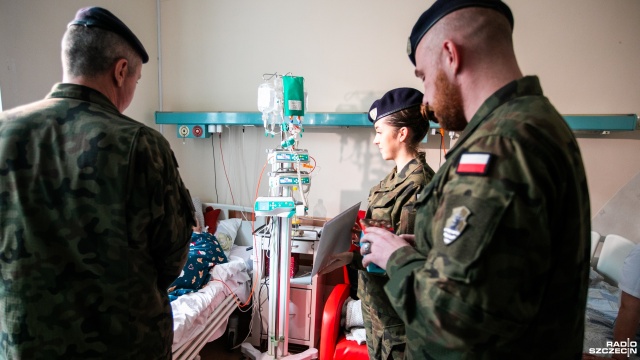 Fot. Weronika Łyczywek [Radio Szczecin] Szczecińscy żołnierze NATO z misją od św. Mikołaja [WIDEO, ZDJĘCIA]