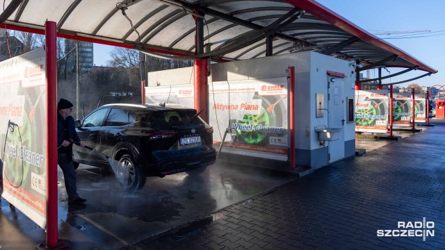 Fot. Robert Stachnik [Radio Szczecin] Brud, pył i piasek. Myjnię odwiedzać trzeba praktycznie co tydzień [ZDJĘCIA]