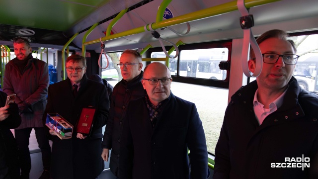 Fot. Robert Stachnik [Radio Szczecin] Kilkanaście nowych autobusów elektrycznych wyruszy na ulice Szczecina [WIDEO, ZDJĘCIA]