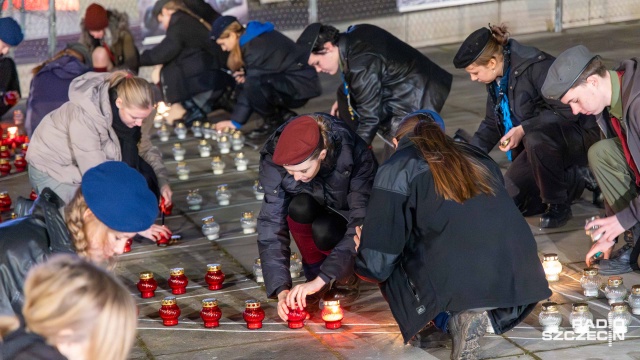 Fot. Robert Stachnik [Radio Szczecin] W Szczecinie zapłonęły Światła Pamięci [WIDEO, ZDJĘCIA]