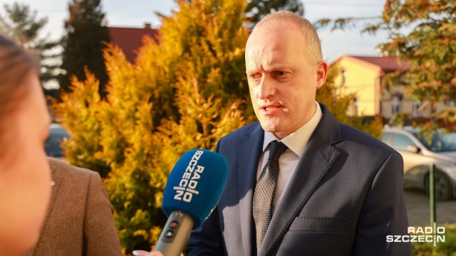 Łukasz Bojanowski. Fot. Robert Stachnik [Radio Szczecin] Spór ws. mobbingu w Urzędzie Gminy Dobra. Nowe ustalenia [ZDJĘCIA]