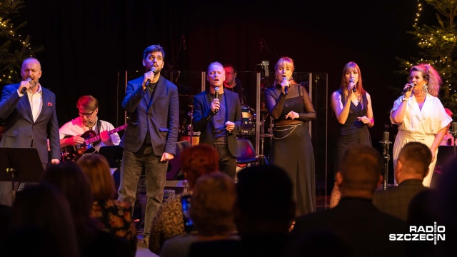 Fot. Robert Stachnik [Radio Szczecin] Szczecińscy artyści, odznaczenia wieloletnich pracowników - świąteczny koncert w Radiu Szczecin [WIDEO, ZDJĘCIA]