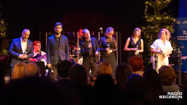 Fot. Robert Stachnik [Radio Szczecin] Szczecińscy artyści, odznaczenia wieloletnich pracowników - świąteczny koncert w Radiu Szczecin [WIDEO, ZDJĘCIA]