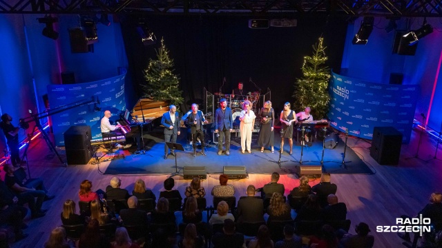 Fot. Robert Stachnik [Radio Szczecin] Szczecińscy artyści, odznaczenia wieloletnich pracowników - świąteczny koncert w Radiu Szczecin [WIDEO, ZDJĘCIA]