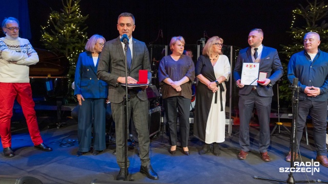 Fot. Robert Stachnik [Radio Szczecin] Szczecińscy artyści, odznaczenia wieloletnich pracowników - świąteczny koncert w Radiu Szczecin [WIDEO, ZDJĘCIA]