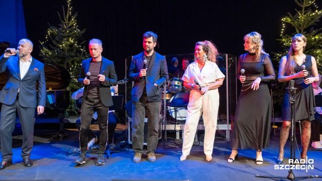 Fot. Robert Stachnik [Radio Szczecin] Szczecińscy artyści, odznaczenia wieloletnich pracowników - świąteczny koncert w Radiu Szczecin [WIDEO, ZDJĘCIA]