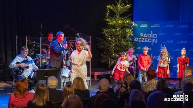 Fot. Robert Stachnik [Radio Szczecin] Szczecińscy artyści, odznaczenia wieloletnich pracowników - świąteczny koncert w Radiu Szczecin [WIDEO, ZDJĘCIA]