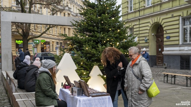 Fot. Kamila Kozioł [Radio Szczecin] Sąsiedzka biesiada przy "ścianie płaczu" [ZDJĘCIA]