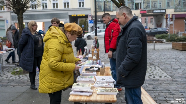 Fot. Kamila Kozioł [Radio Szczecin] Sąsiedzka biesiada przy "ścianie płaczu" [ZDJĘCIA]