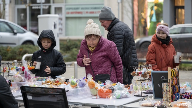 Fot. Kamila Kozioł [Radio Szczecin] Sąsiedzka biesiada przy "ścianie płaczu" [ZDJĘCIA]