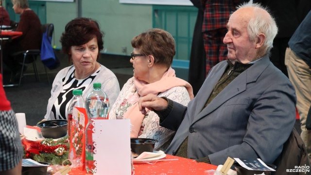 Fot. Przemysław Polanin [Radio Szczecin] Barszcz, opłatek, modlitwa - "Wigilia bez samotności” w Kołobrzegu