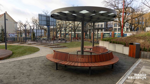 Fot. Robert Stachnik [Radio Szczecin] Nowy Ogród relaksu na al. Piastów [WIDEO, ZDJĘCIA]