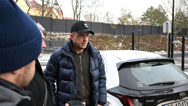 Piłkarze Pogoni Szczecin nie wyszli na wyznaczony w niedzielne przedpołudnie trening. Pojawili się na stadionie i po krótkim pobycie na obiekcie odjeżdżali. Deklarują, że na planowany od wtorku obóz w tureckim Belek się jednak wybierają.