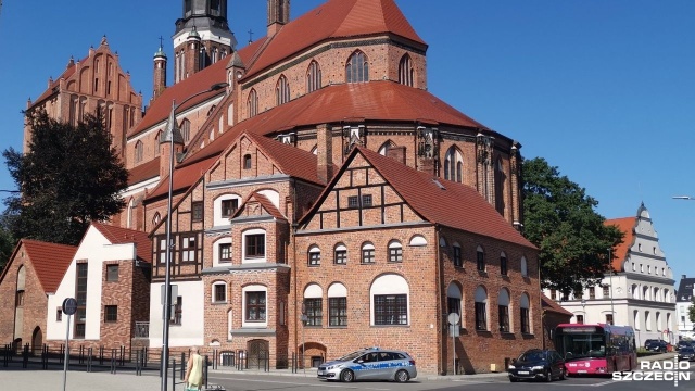 Do udziału w Stargardzkim kolędowaniu w Kolegiacie Najświętszej Marii Panny Królowej Świata zapraszają muzycy Orkiestry Dętej Młodzieżowego Ośrodka Socjoterapii.