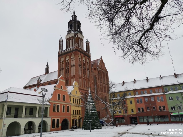 Do udziału w Stargardzkim kolędowaniu w Kolegiacie Najświętszej Marii Panny Królowej Świata zapraszają muzycy Orkiestry Dętej Młodzieżowego Ośrodka Socjoterapii.