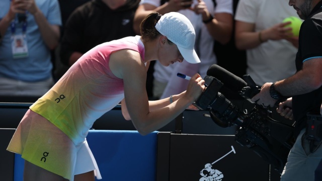 Iga Świątek awansowała do 2. rundy tenisowego, wielkoszlemowego turnieju Australian Open w Melbourne.