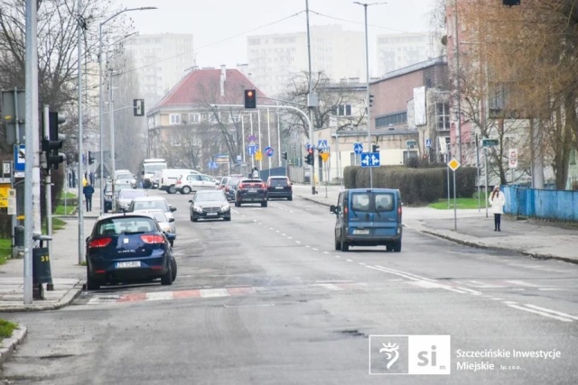 Ulica Emilii Plater w Szczecinie coraz bliżej przebudowy. Wykonawca podpisał umowę i będzie miał dwa lata na wykonanie remontu.