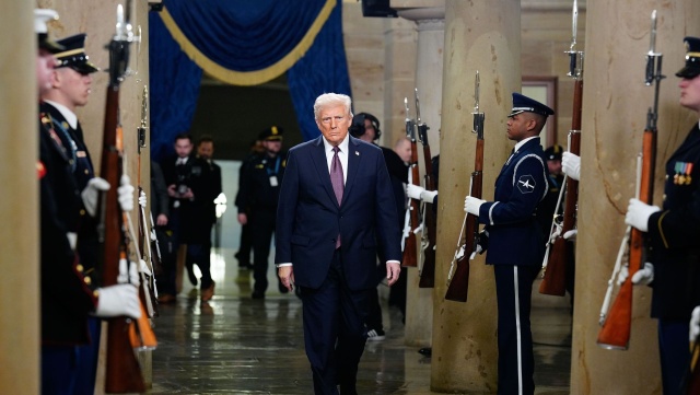 Stany Zjednoczone mają nowego przywódcę. Donald Trump złożył przysięgę na wierność konstytucji i został 47. prezydentem USA. Ceremonie inauguracyjne odbywają się na Kapitolu, czyli w siedzibie amerykańskiego parlamentu.