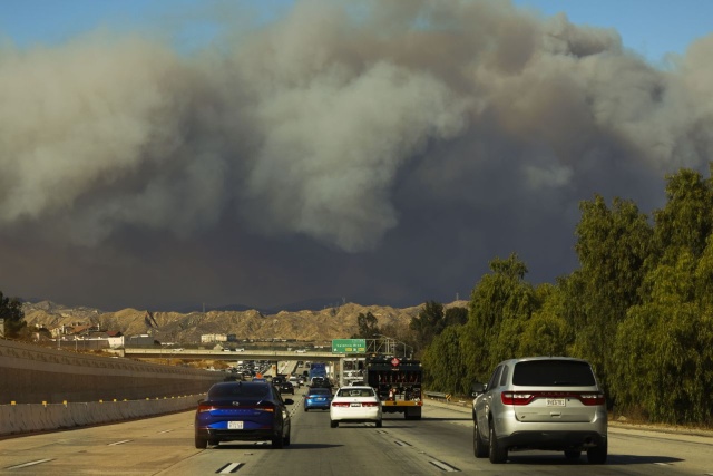 Hrabstwo Los Angeles zmaga się z nowym pożarem. W środę ogień szybko rozprzestrzenił się w okolicach jeziora Castaic, na północny zachód od kalifornijskiej metropolii. Kilkadziesiąt tysięcy osób zostało ewakuowanych.