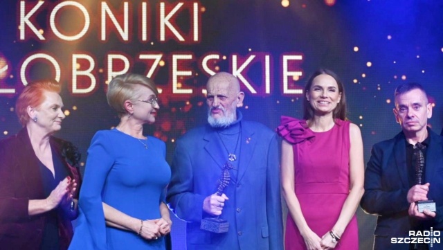 Znamy laureatów Koników Kołobrzeskich dla zasłużonych mieszkańców tego miasta. Koniki to coroczne nagrody dla osób i instytucji szczególnie zasłużonych dla rozwoju i promocji Kołobrzegu.