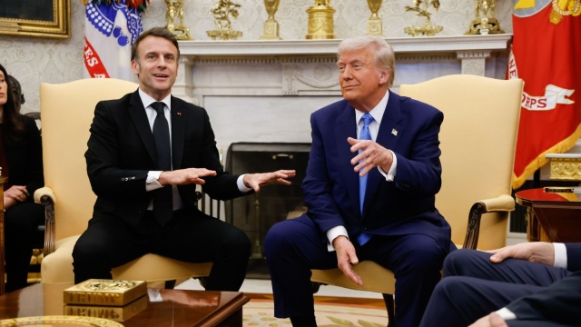 Emanuel Macron rozpoczął wizytę w Waszyngtonie. Prezydent Francji jest pierwszym europejskim przywódcą, którego do Białego Domu zaprosił prezydent Donald Trump. Francuski przywódca spędzi z Trumpem większość dnia.