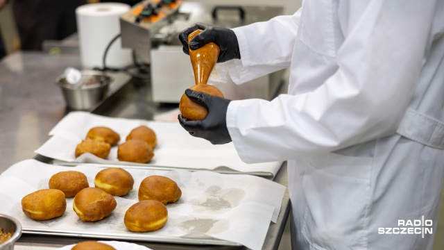 Papry-pączki, czyli pączki nadziewane paprykarzem. Recepturę na wytrawną wersję przysmaku opracowali - tuż przed Tłustym Czwartkiem - naukowcy z Zachodniopomorskiego Uniwersytetu Technologicznego.