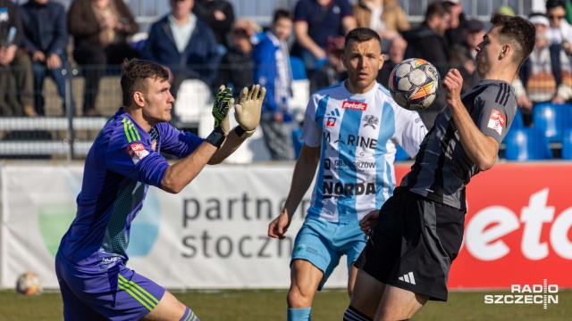 Lider 2. Ligi okazał się za mocny. Świt Szczecin przegrywa na swoim stadionie 1-2 z Pogonią Grodzisk Mazowiecki.