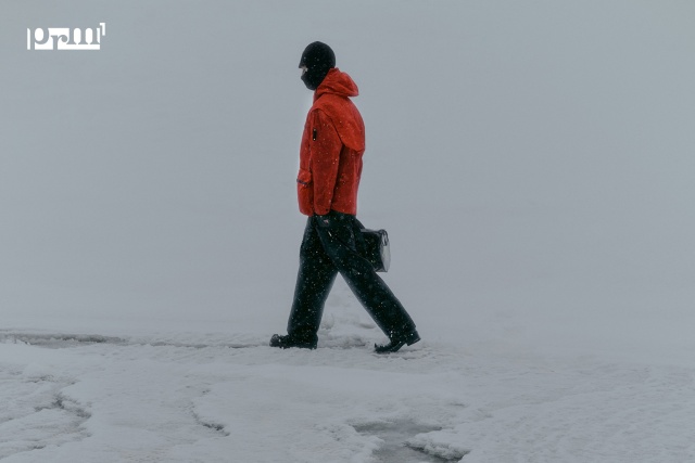 New Balance zdobyło uznanie w modowym świecie dzięki charakterystycznemu designowi, który łapie za serca nie tylko miłośników streetwearu. Jednak warto pamiętać też o korzeniach popularnej marki. Jakie buty nadążą za Twoim stylem życia z łatwością Dowiedz się więcej o modelach 550 i 9060.