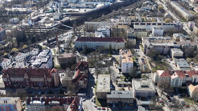 80 milionów złotych na zakup nowoczesnego sprzętu do leczenia nowotworów - takie środki z Krajowego Planu Odbudowy otrzyma Uniwersytecki Szpital Kliniczny nr 2 PUM w Szczecinie.