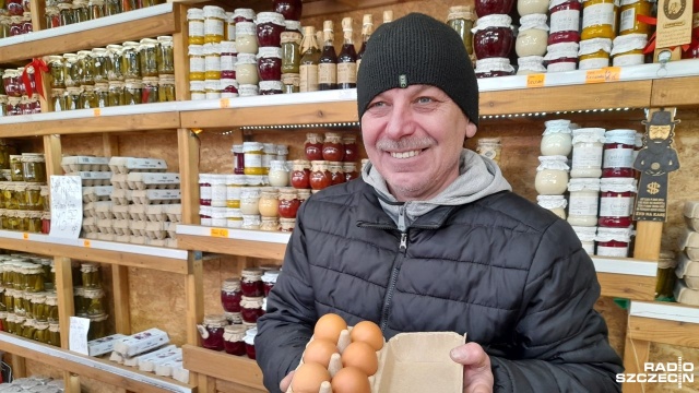 Jaja, smaczna kiełbasa i pieczenie mięsne to najbardziej pożądane produkty w okresie przedświątecznym. Sprawdziliśmy, czy Polacy już zaczęli kupować produkty, które znajdą się na wielkanocnych stołach.