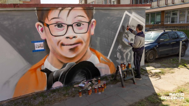 Mural inspirowany powieścią Marzyciel Władysława Reymonta powstał w Szczecinie. To z okazji Światowego Dnia Osób z Zespołem Downa.