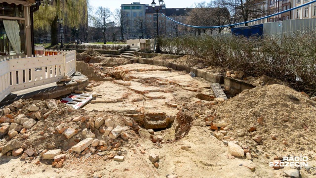 Poślizg przy przebudowie placu Orła Białego [WIDEO, ZDJĘCIA]