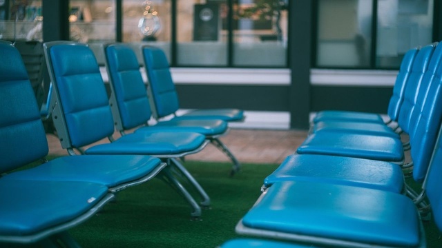 Londyńskie lotnisko Heathrow zamknięte. Loty odwołane są do końca dnia, ale utrudnienia mogą trwać kilka dni. Powód to pożar jednej z pobliskich podstacji elektrycznych.