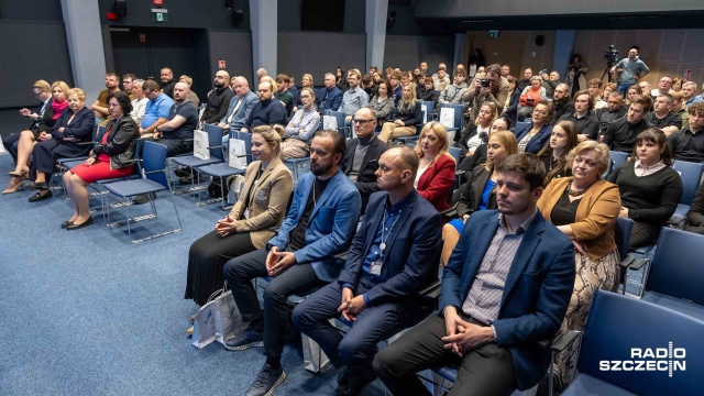 Zwiększenie kar za napaść na ratownika medycznego, więcej kursów samoobrony i wsparcie psychologiczne. Ratownicy medyczni twierdzą, że to pozwoli poprawić ich bezpieczeństwo.