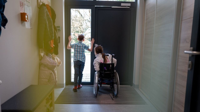 Podopieczni Domu pod Platanami w Szczecinie zamieszkali w nowej, odświeżonej lokalizacji.