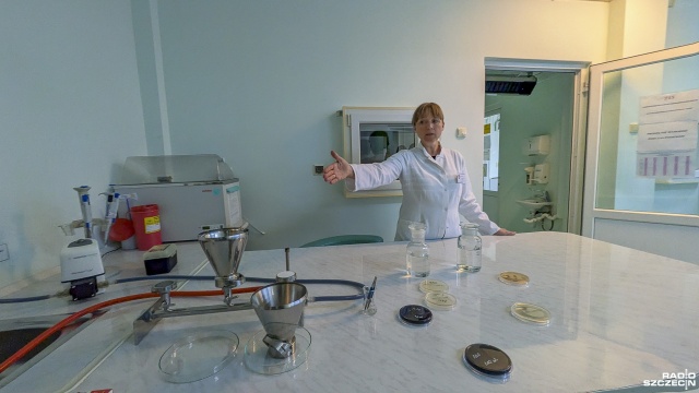 Tor przeszkód w alkogoglach, zwiedzanie laboratorium, pomiary ciśnienia i porady zdrowotne - takie atrakcje dla mieszkańców mieli pracownicy Wojewódzkiej Stacji Sanitarno-Epidemiologiczną w Szczecinie. To w ramach warsztatów z okazji Światowego Dnia Zdrowia.