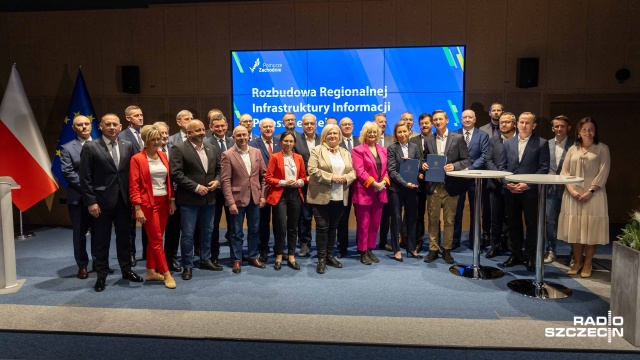 Pomorze Zachodnie inwestuje w e-usługi. Wszystko po to, by urzędowe procedury mieszkańcy mogli załatwiać bez wychodzenia z domu. Ma w tym pomóc Regionalna Infrastruktura Informacji Przestrzennej Województwa Zachodniopomorskiego.
