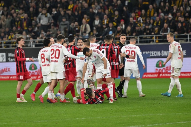 Piłkarze Pogoni lepsi od lidera ekstraklasy. Szczecinianie pokonali Raków Częstochowa 1:0 w 29 kolejce rozgrywek.